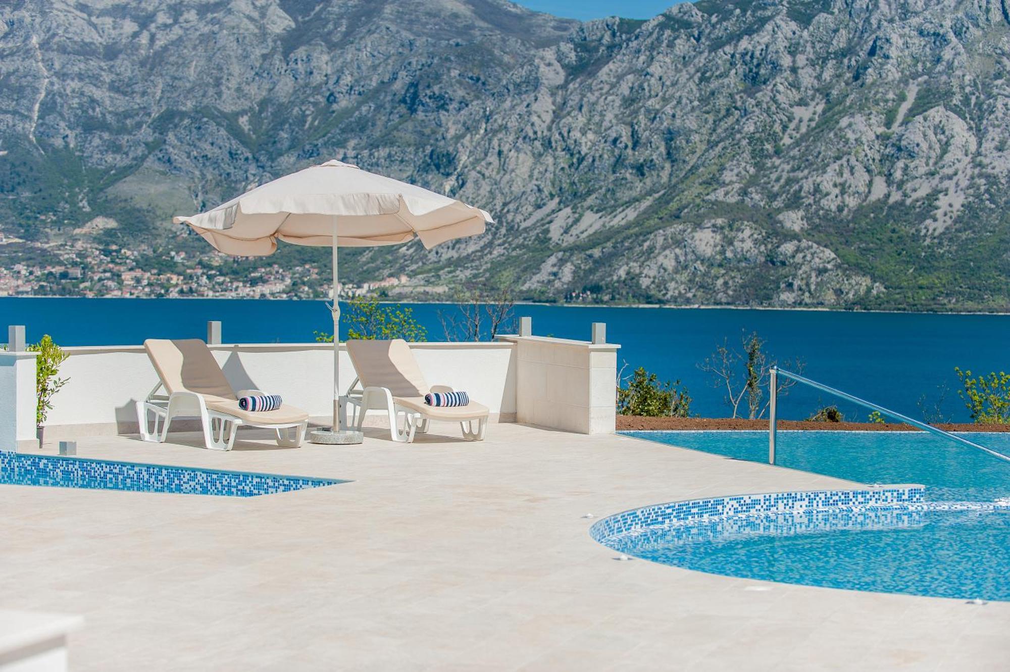 Lavender Bay Apartment D9 Donji Morinj Εξωτερικό φωτογραφία